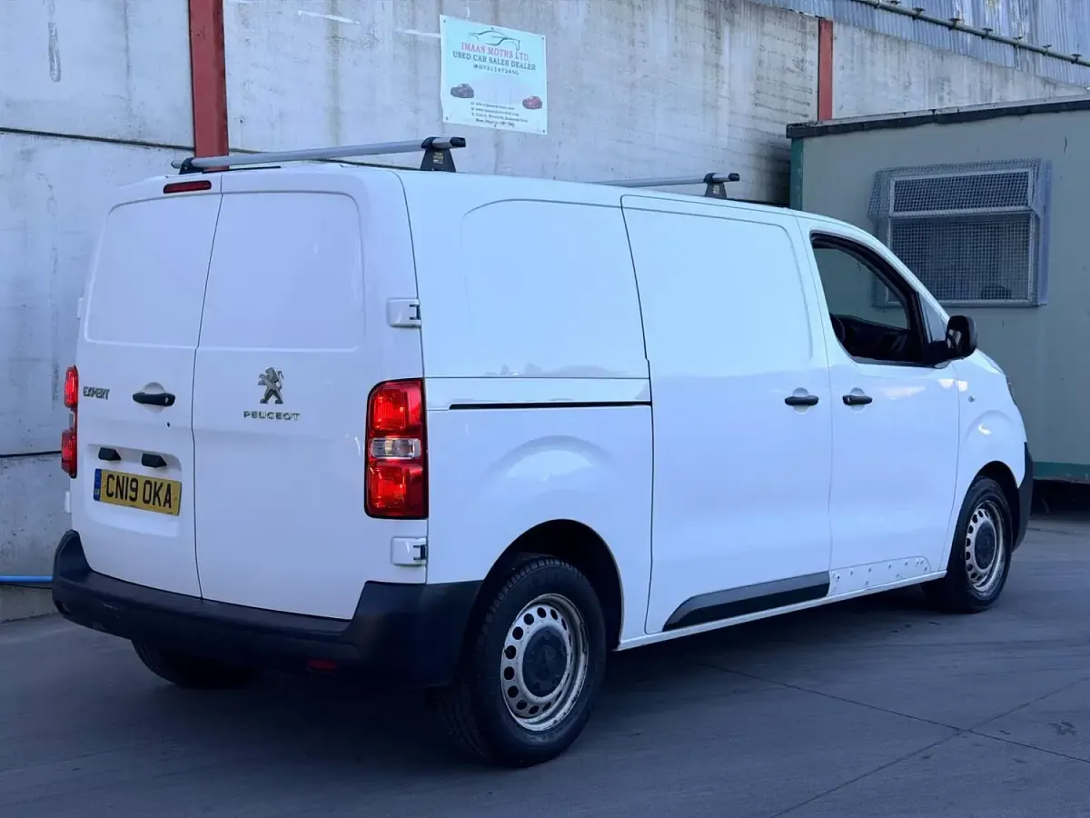 Used Peugeot Expert S 2019 White Van