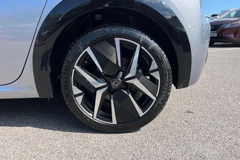 Nuevo Peugeot e-208 GT 113 kW (154 CV) 2026 Gris Utilitario