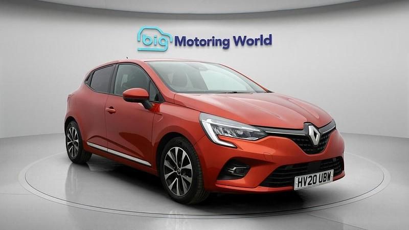 Used Renault Clio V Iconic 100 HP (73 kW) 2020 Red Hatchback