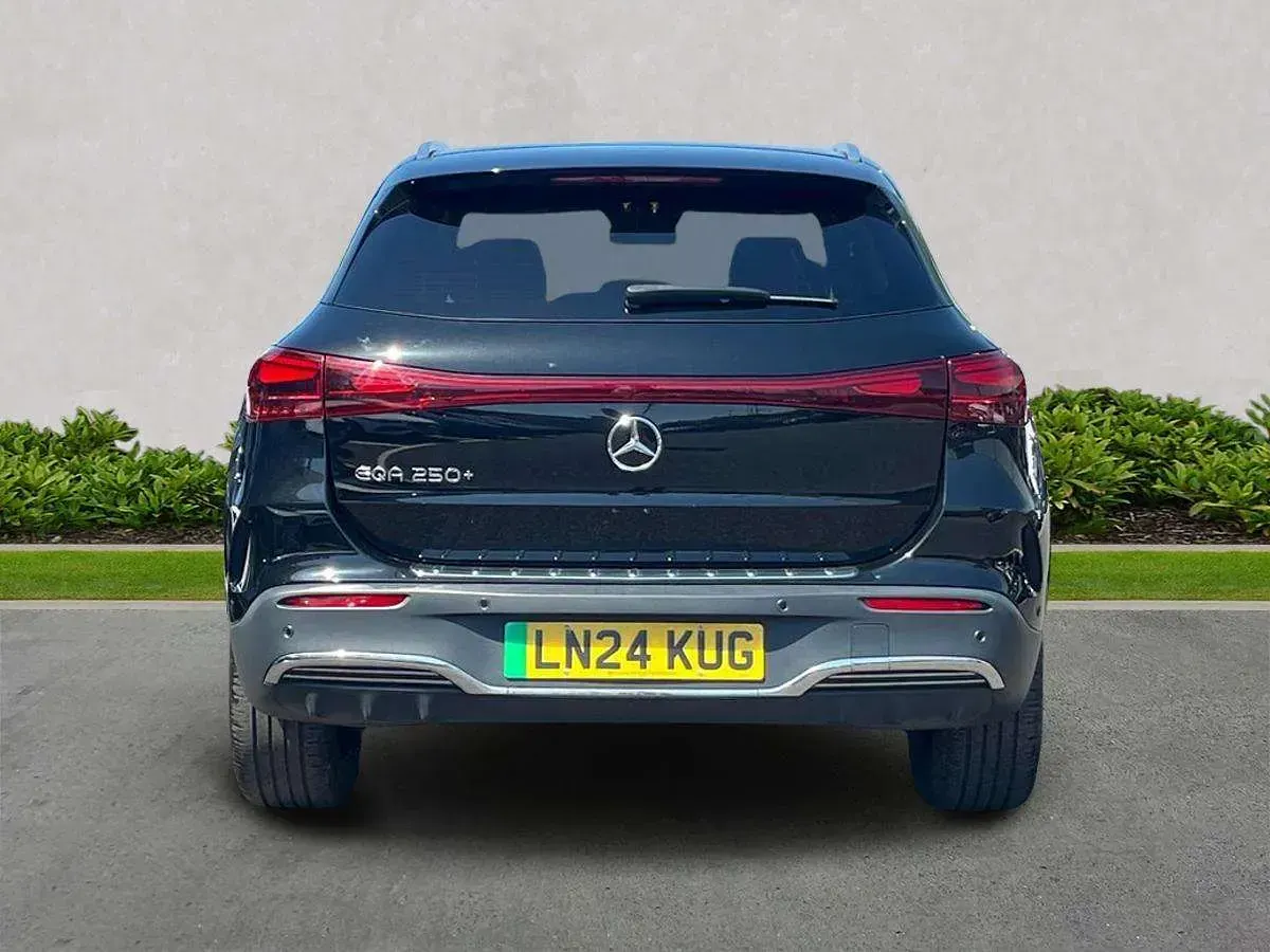 Usado Mercedes EQA250+ Executive 139 kW (190 HP) 2024 Preto SUV