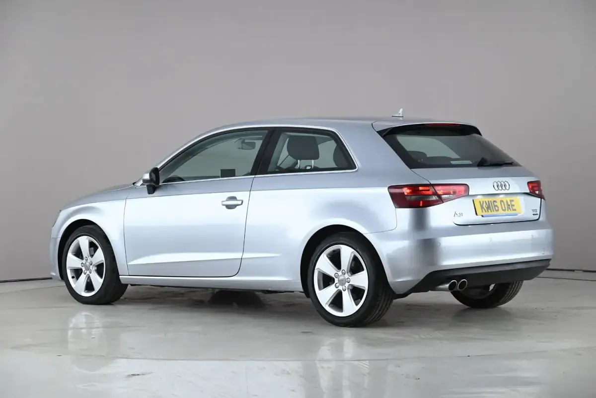 Używany Audi A3 Sport 150 KM (110 kW) 2016 Srebrny Hatchback