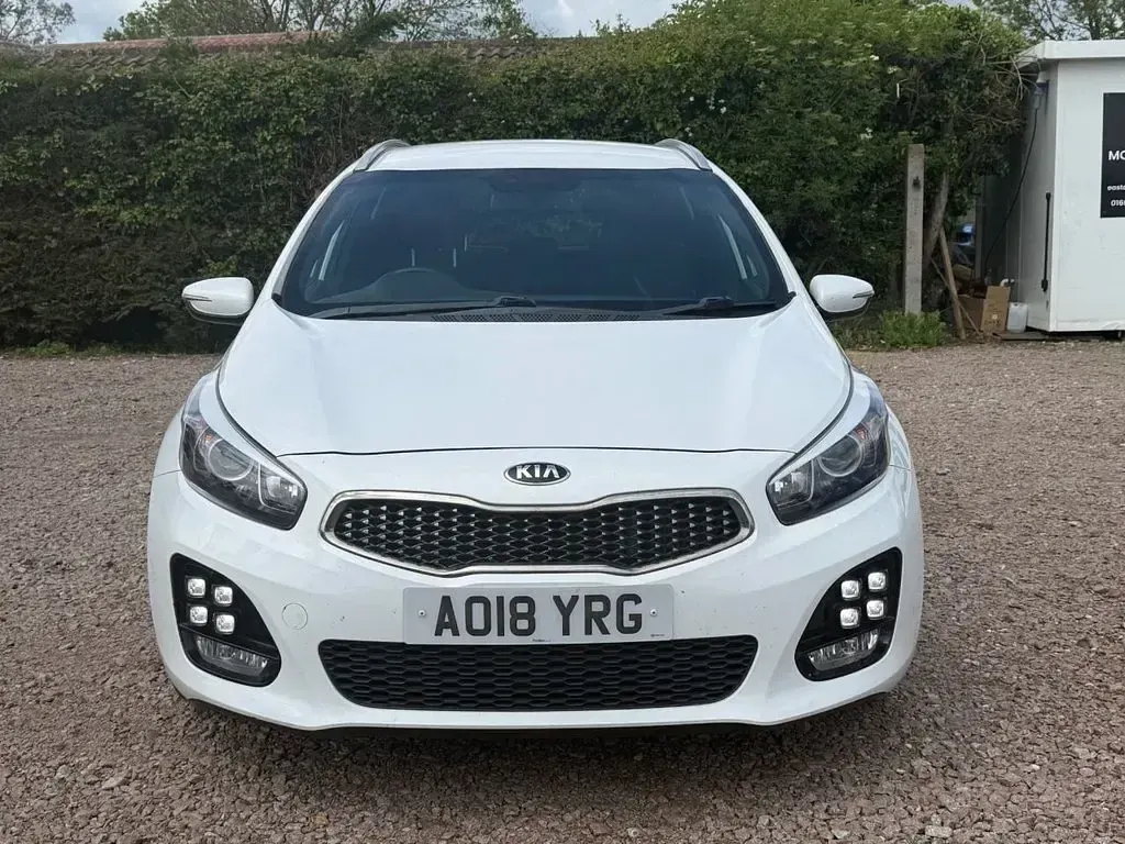 Used Kia Ceed GT-Line 2018 White Hatchback
