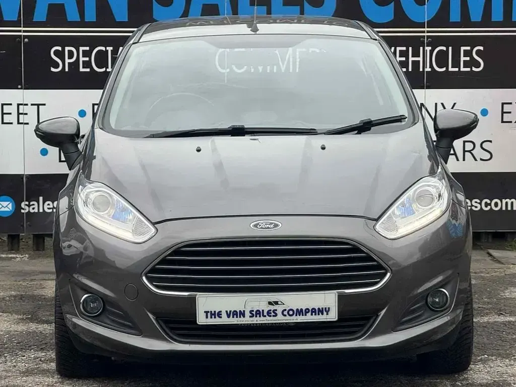 Used Ford Fiesta Zetec 82 HP (60 kW) 2017 Grey Hatchback