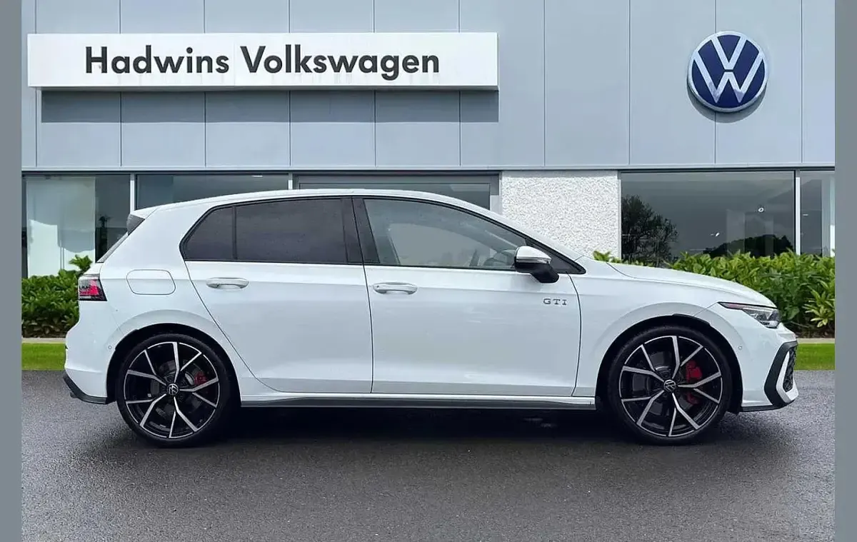 Used VW Golf VIII GTI 265 HP (194 kW) 2026 White Hatchback
