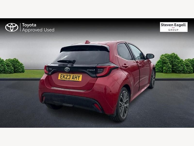 Used Toyota Yaris Hybrid 2023 Red Hatchback