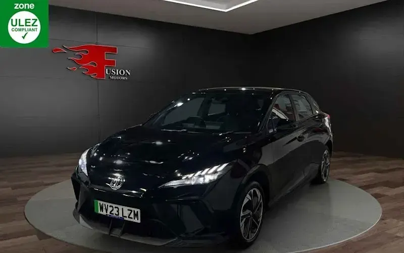 Begagnad MG MG4 EV SE 150 kW (204 HK) 2024 Halvkombi