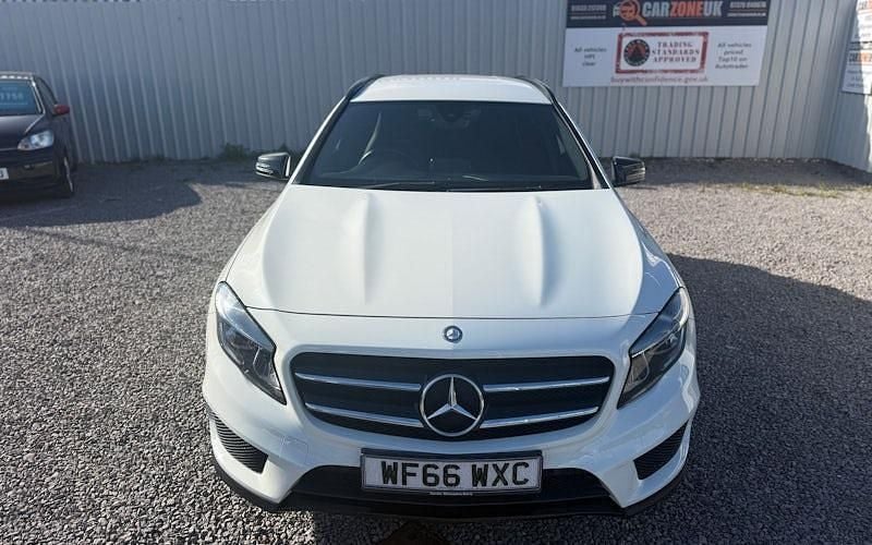 Used Mercedes GLA200 AMG line 136 HP (100 kW) 2016 White SUV