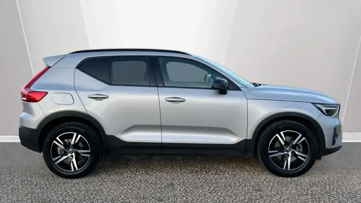Used Volvo XC40 Plus 161 HP (118 kW) 2023 Silver SUV
