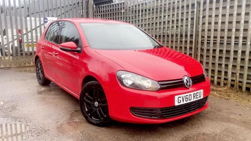 Begagnad VW Golf VI 79 HK (58 kW) 2011 Röd Halvkombi