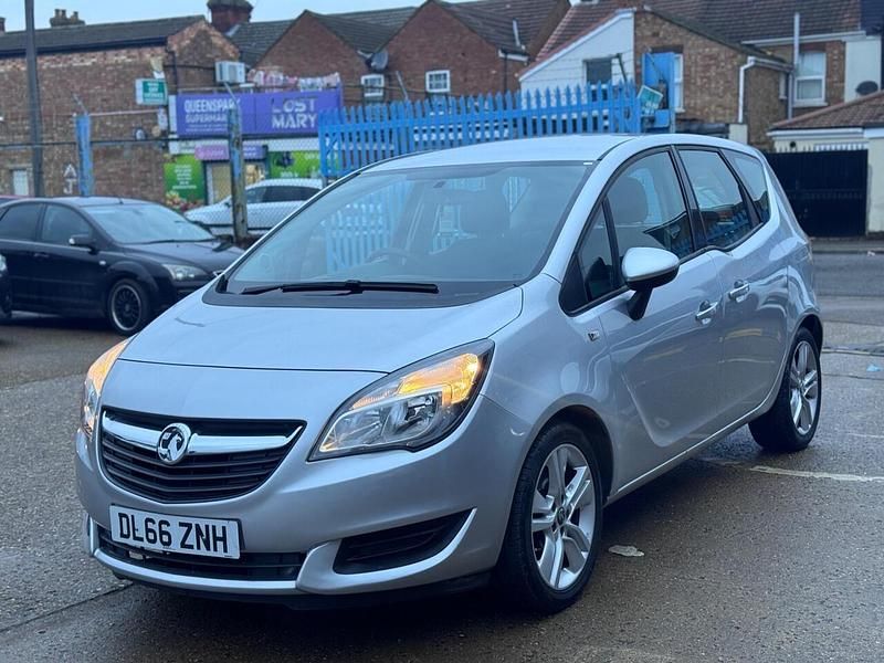 Używany Vauxhall Meriva Club 2016 Srebrny Minivan