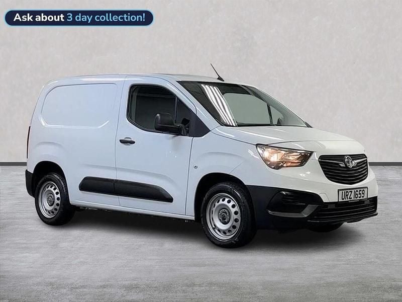White Used 2022 Vauxhall Combo MPV | £7,690 (Good price) - Image 1/4