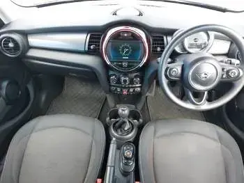 Used Mini Cooper Classic 136 HP (100 kW) 2019 Silver Hatchback