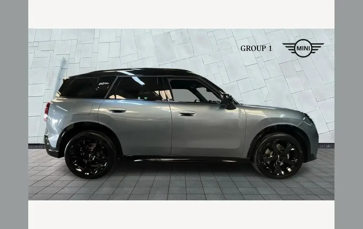 Used Mini Countryman Sport 170 HP (125 kW) 2024 Green SUV
