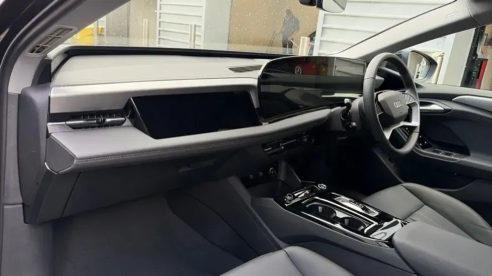 New Audi A6 e-tron Sport 210 kW (286 HP) 2025 Black Estate