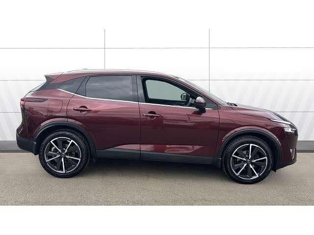 Used Nissan Qashqai Tekna 140 HP (102 kW) 2022 Red SUV