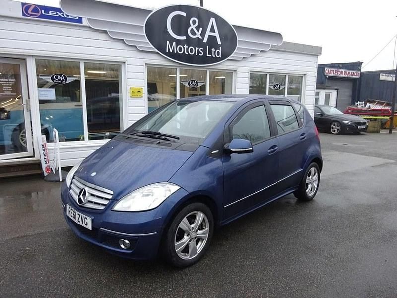 Used Mercedes A180 Avantgarde 109 HP (80 kW) 2011 Blue Hatchback