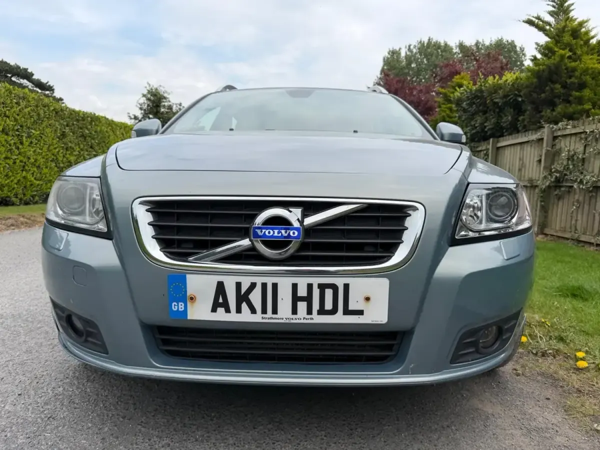 Begagnad Volvo V50 SE Lux 115 HK (84 kW) 2011 Blå Kombi