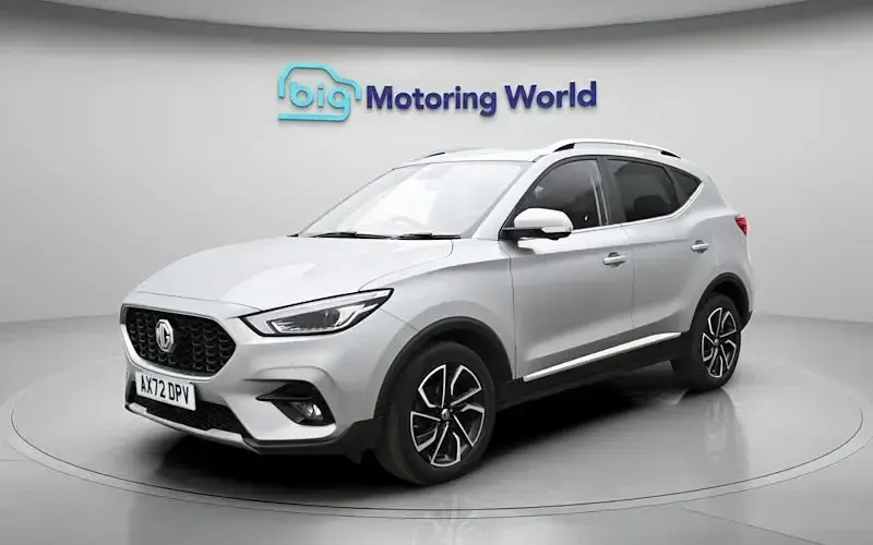 Usado MG ZS Exclusive 106 HP (77 kW) 2023 Prateado SUV