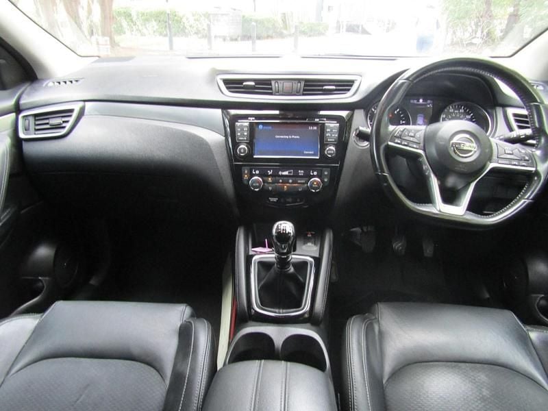 Used Nissan Qashqai Tekna 130 HP (95 kW) 2018 Silver SUV