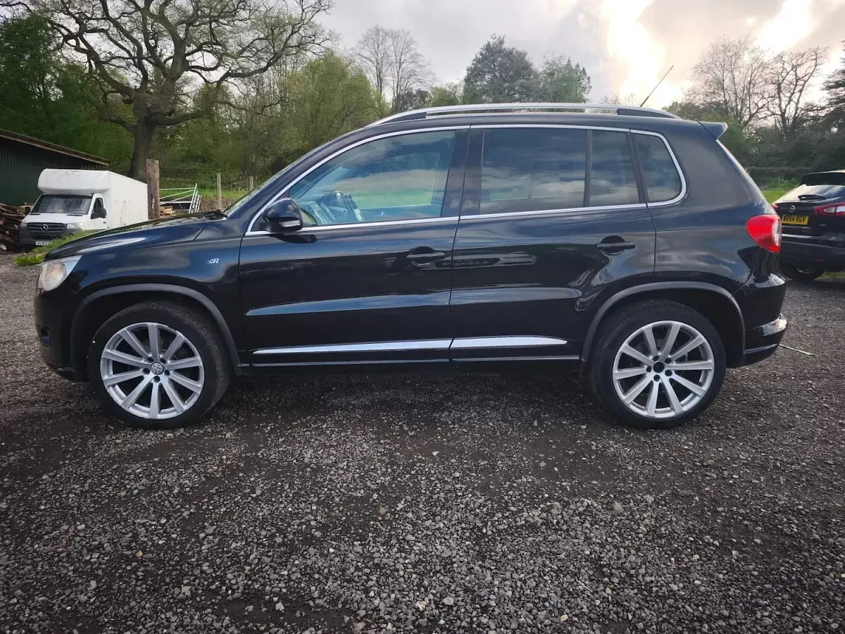 Used VW Tiguan R-line 138 HP (101 kW) 2009 Black SUV
