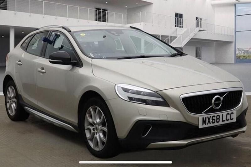Gold Used 2018 Volvo V40 CC Plus Estate | £9,995 (Fair price) - Image 1/1