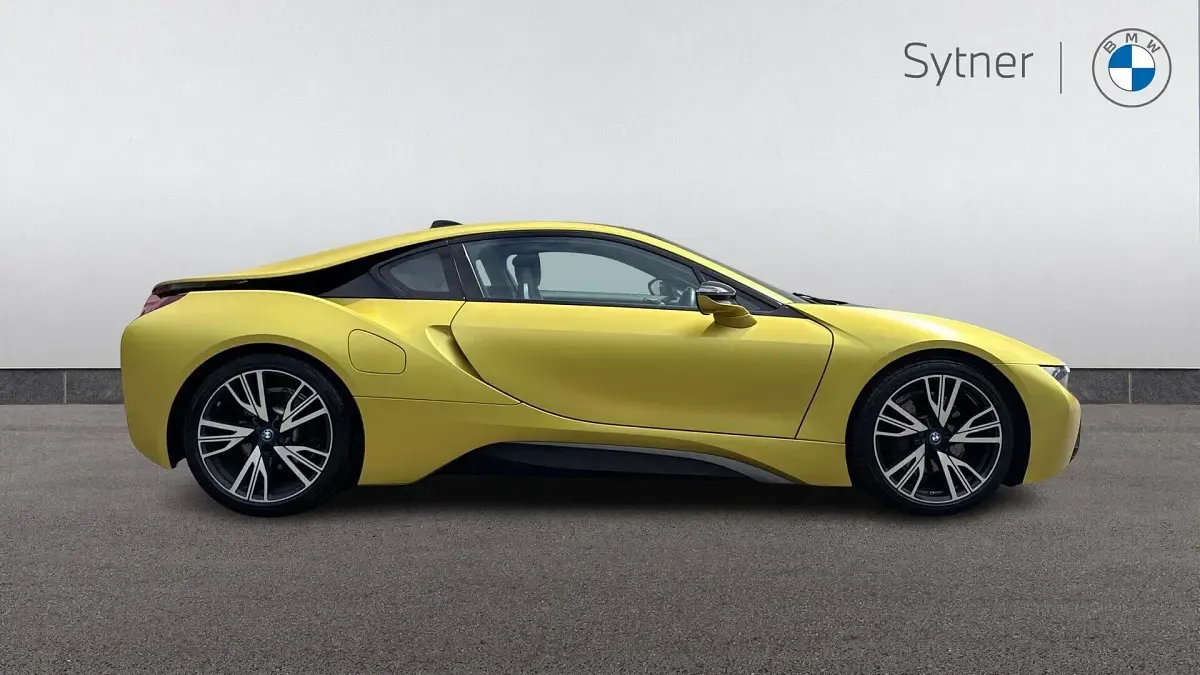 Used BMW i8 Comfort Edition 362 HP (266 kW) 2018 Yellow Coupe