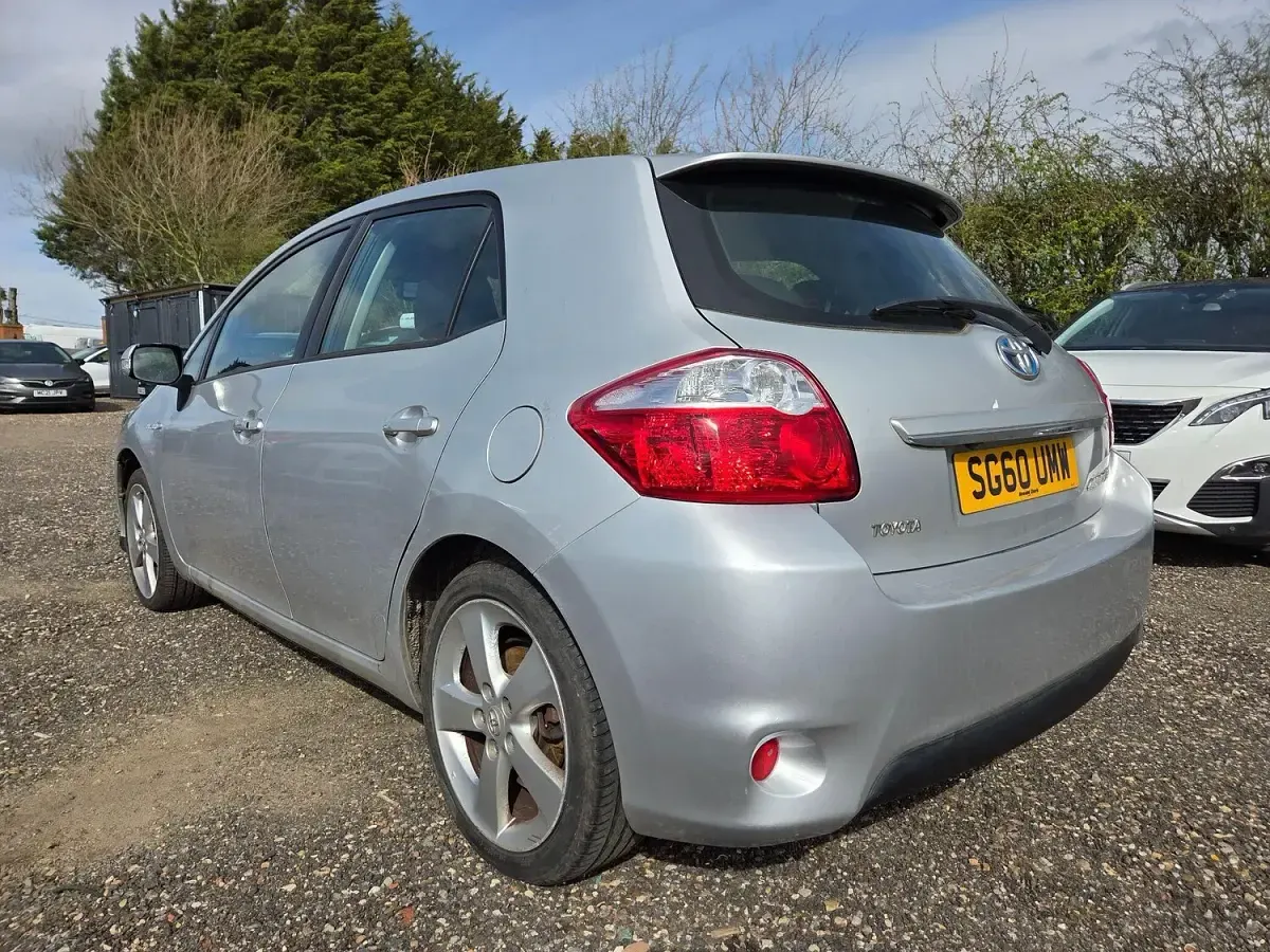 Used Toyota Auris Hybrid 2010 Silver Hatchback