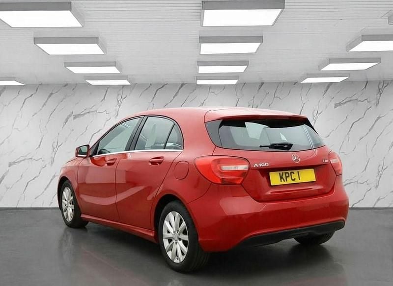 Used Mercedes A180 SE 109 HP (80 kW) 2014 Red Hatchback