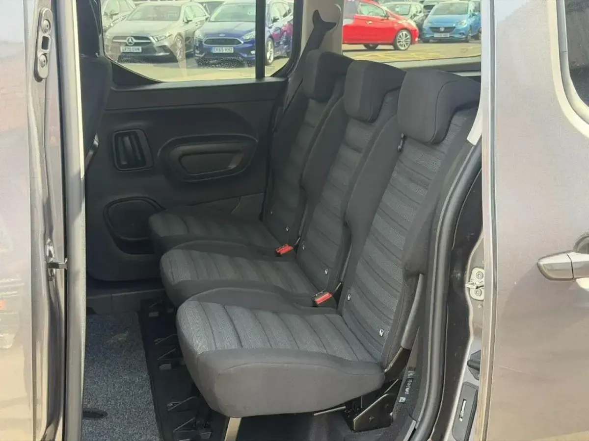 Used Vauxhall Combo S 99 HP (72 kW) 2022 Grey MPV