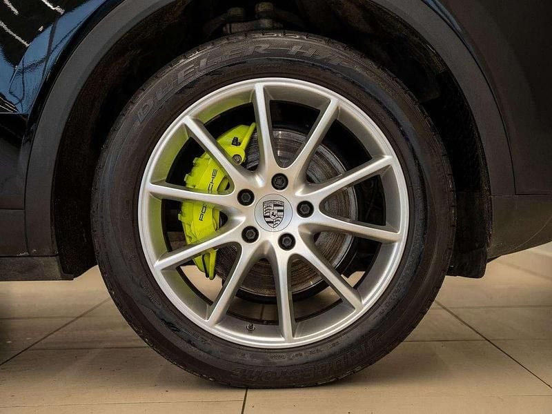 Used Porsche Cayenne 456 HP (335 kW) 2022 Black SUV