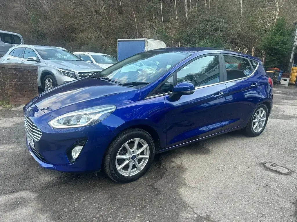 Used Ford Fiesta Zetec 100 HP (73 kW) 2018 Blue Hatchback