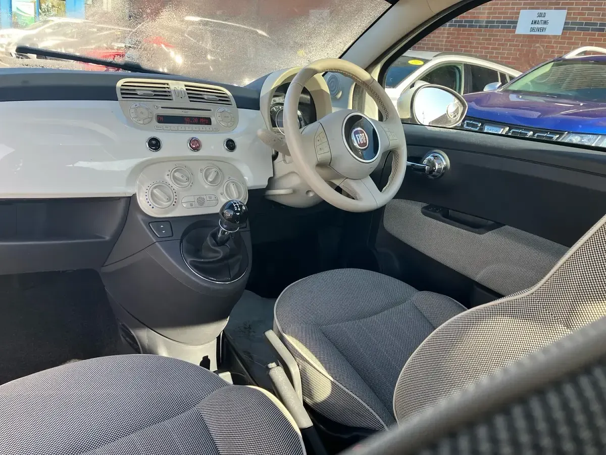 Used Fiat 500 Lounge 69 HP (50 kW) 2012 White Hatchback