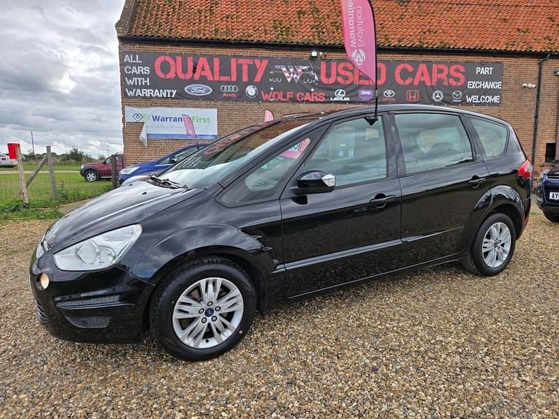 Black Used 2013 Ford S-MAX Zetec MPV | £3,996 (Good price) - Image 1/4