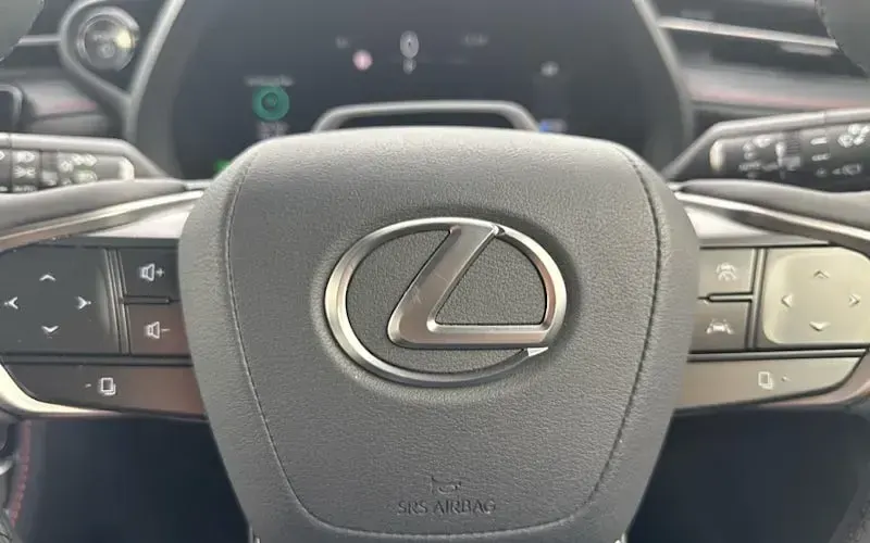 Used Lexus LBX 136 HP (100 kW) 2024 Grey SUV