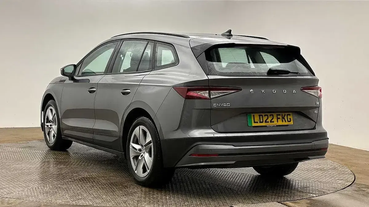 Usado Skoda Enyaq iV 97 kW (132 HP) 2022 Cinzento SUV