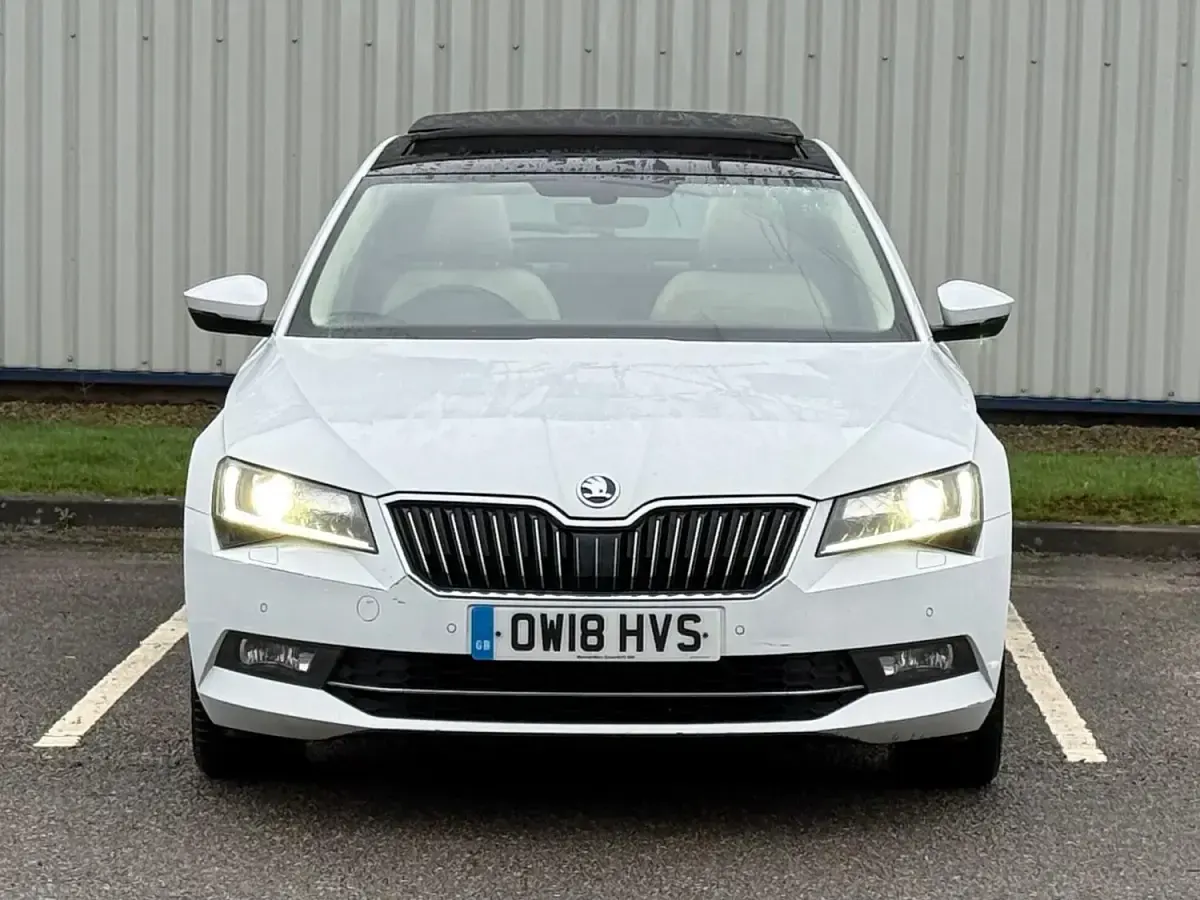 Used Skoda Superb SE L Executive 150 HP (110 kW) 2018 White Hatchback