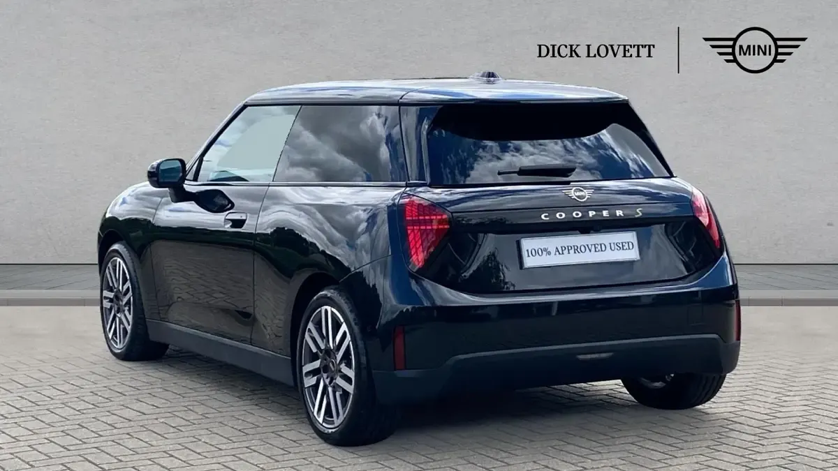 Used Mini Cooper SE Hatch 158 kW (215 HP) 2024 Black Hatchback