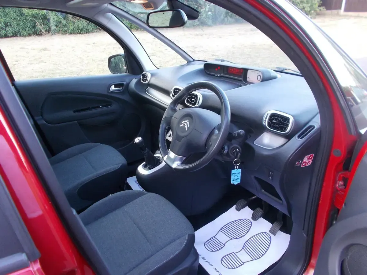 Used Citroën C3 Picasso Platinum 2015 Red MPV