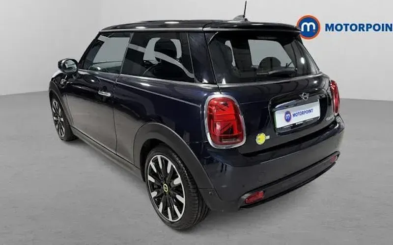 Begagnad Mini Cooper Level 3 135 kW (184 HK) 2023 Halvkombi