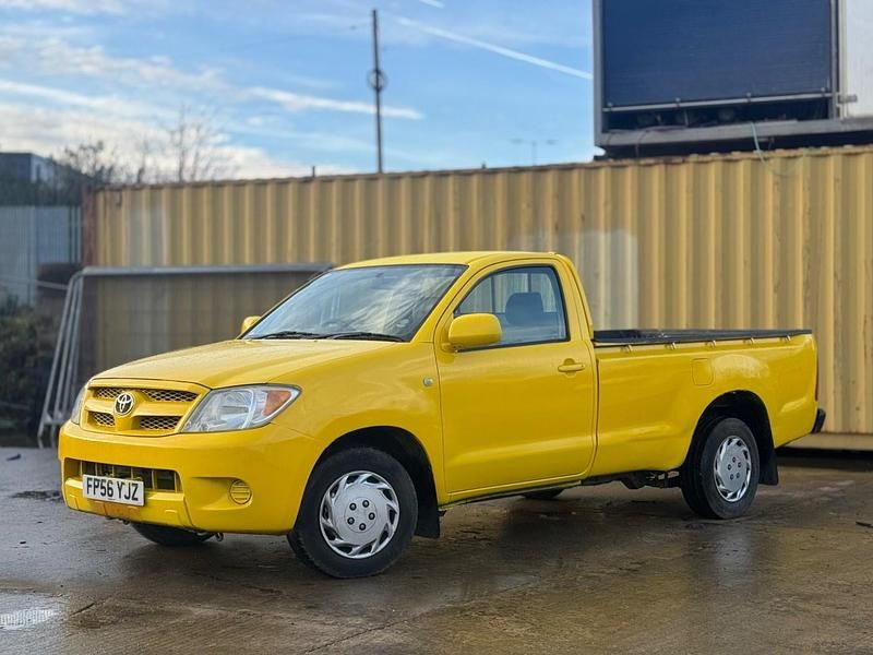 Yellow Used 2006 Toyota HiLux Pickup | £4,950 (Fair price) - Image 1/4