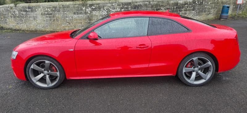 Usado Audi A5 Black Edition 177 HP (130 kW) 2013 Vermelho Coupé