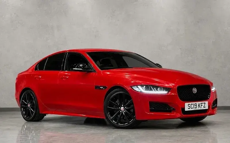 Used Jaguar XE R-Sport 180 HP (132 kW) 2019 Sedan
