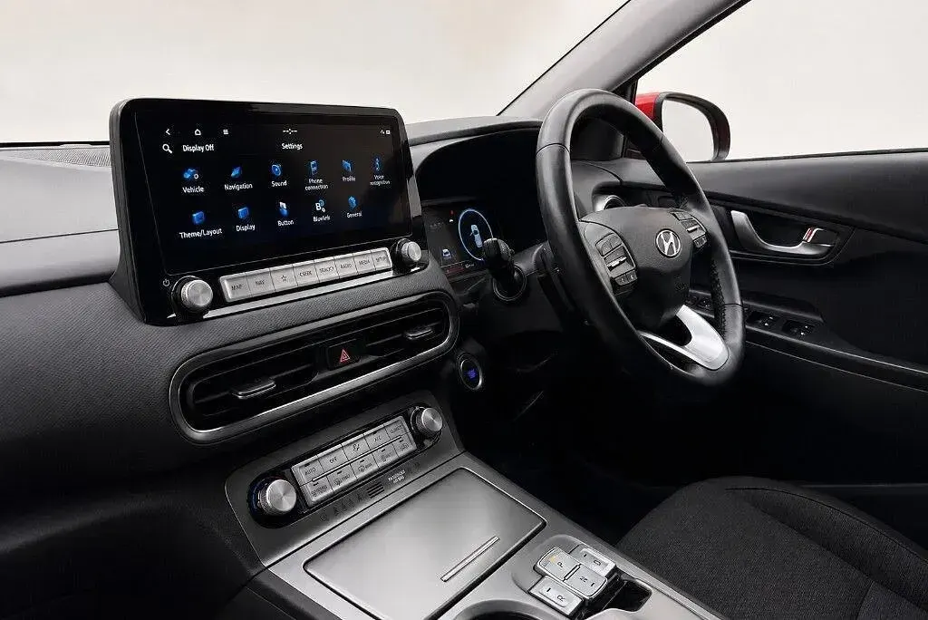 Used Hyundai Kona Premium 150 kW (204 HP) 2023 Red SUV