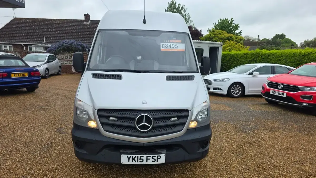 Käytetty Mercedes Sprinter 2015 Hopea Van