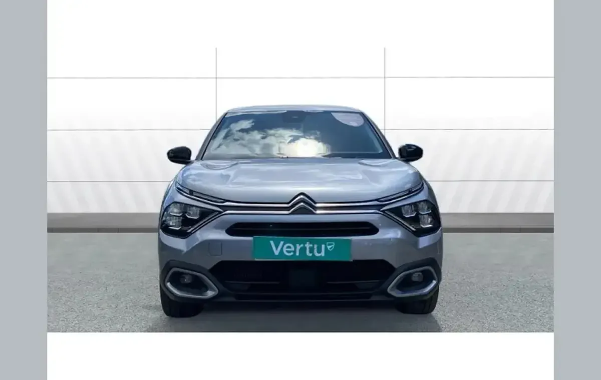 Used Citroën C4 Shine 131 HP (96 kW) 2023 Grey SUV