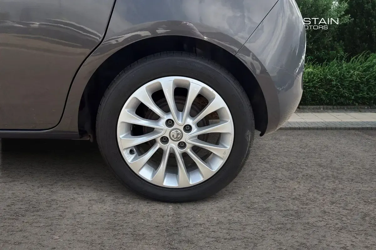 Used Vauxhall Corsa 90 HP (66 kW) 2015 Grey Hatchback