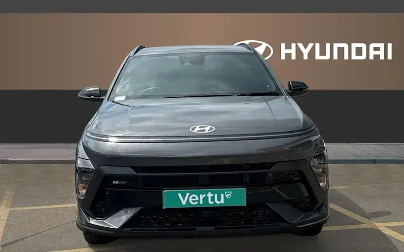 Usado Hyundai Kona N Line 138 CV (101 kW) 2025 Gris SUV