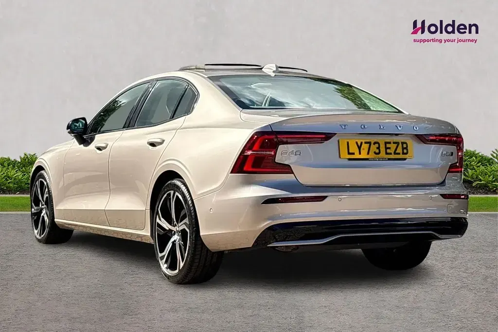 Used Volvo S60 Ultimate 247 HP (181 kW) 2023 Gold Sedan
