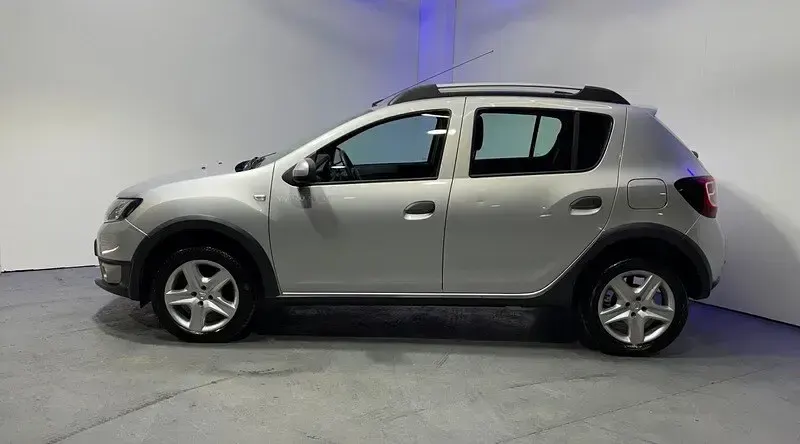 Used Dacia Sandero Lauréate 2014 Silver Hatchback