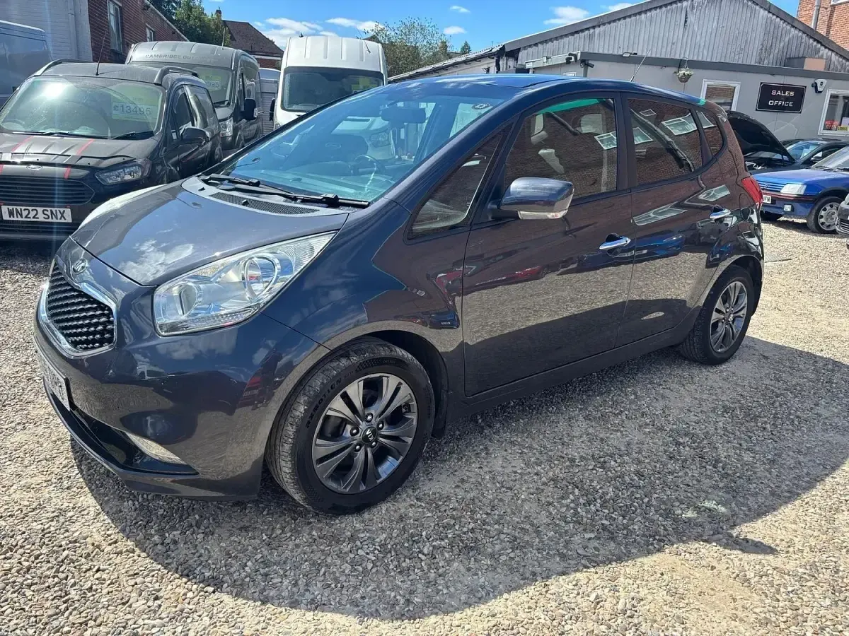 Used Kia Venga 125 HP (91 kW) 2016 Silver Hatchback